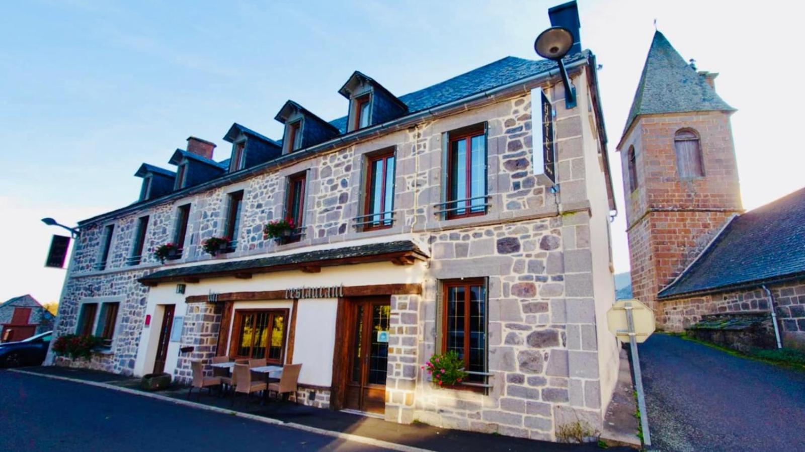 Hotel Restaurant Du Plomb Du Cantal Мюра Экстерьер фото